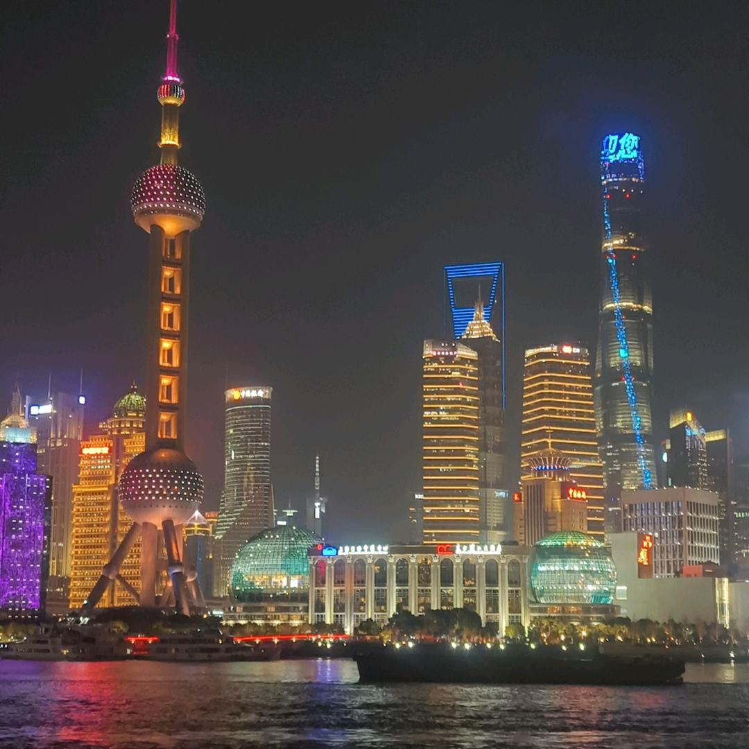 凌云伟志
