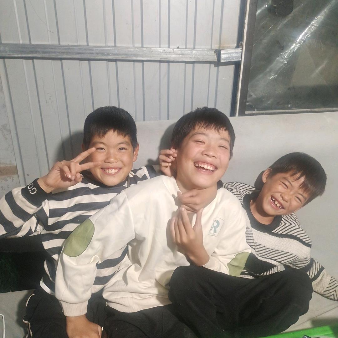 魅力八零.･ﾟﾟ･(／ω＼)･ﾟﾟ･.