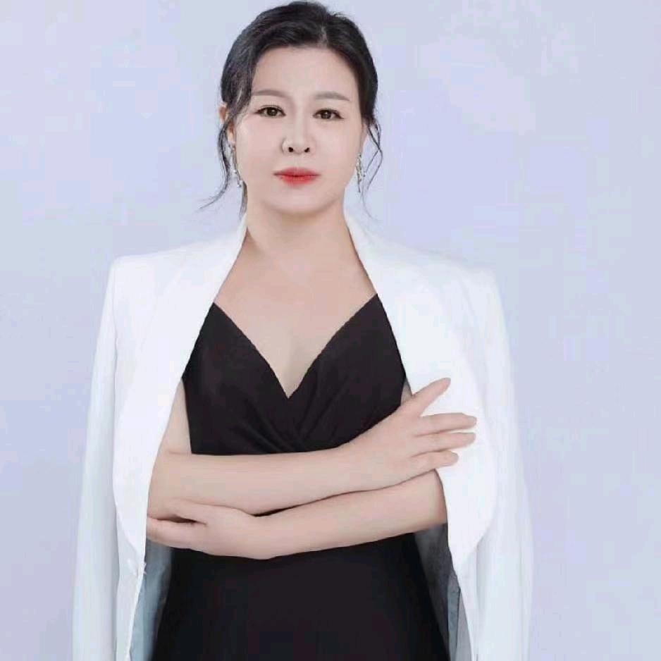 爱颜妍AIYANYAN创始人-墨姚