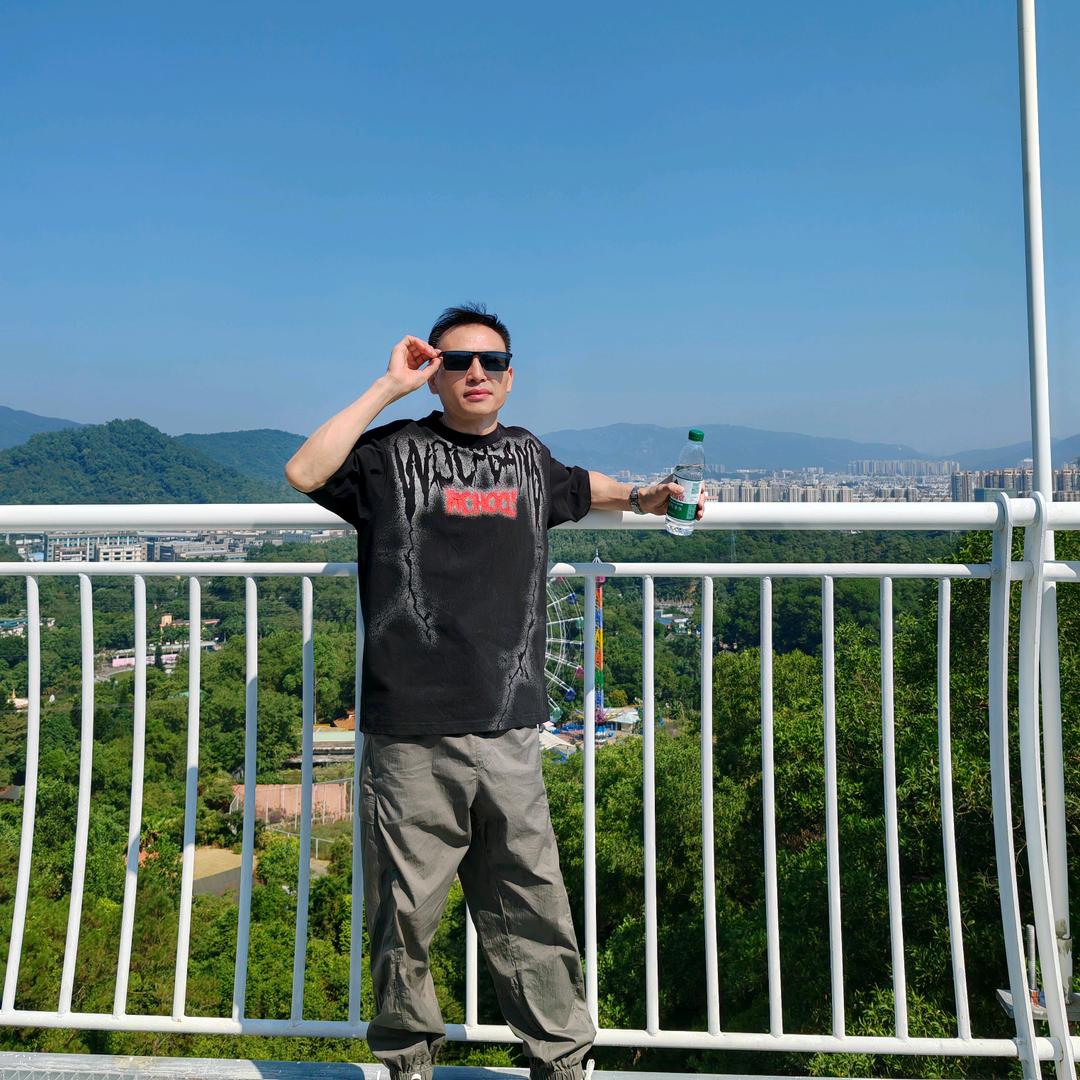 探索求真，望川览岳。