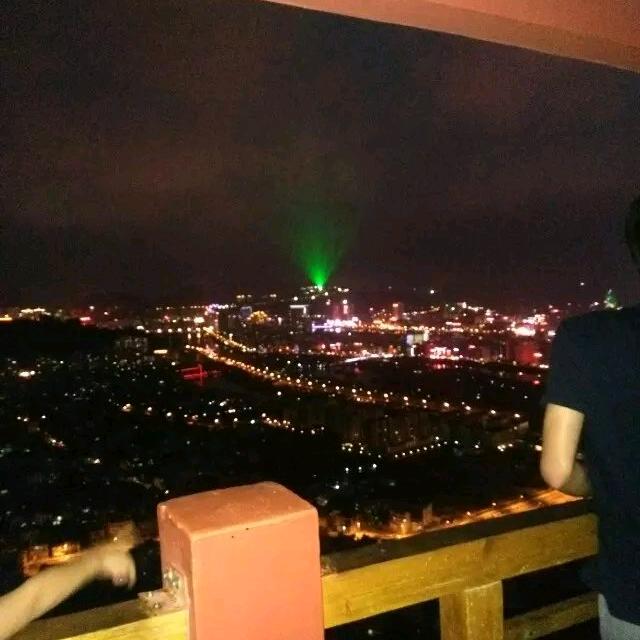 炯 炯