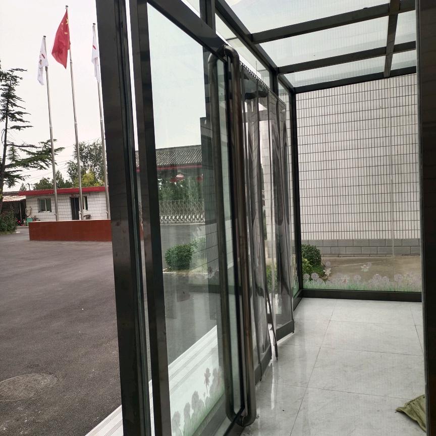 王广庆（玻璃隔断）