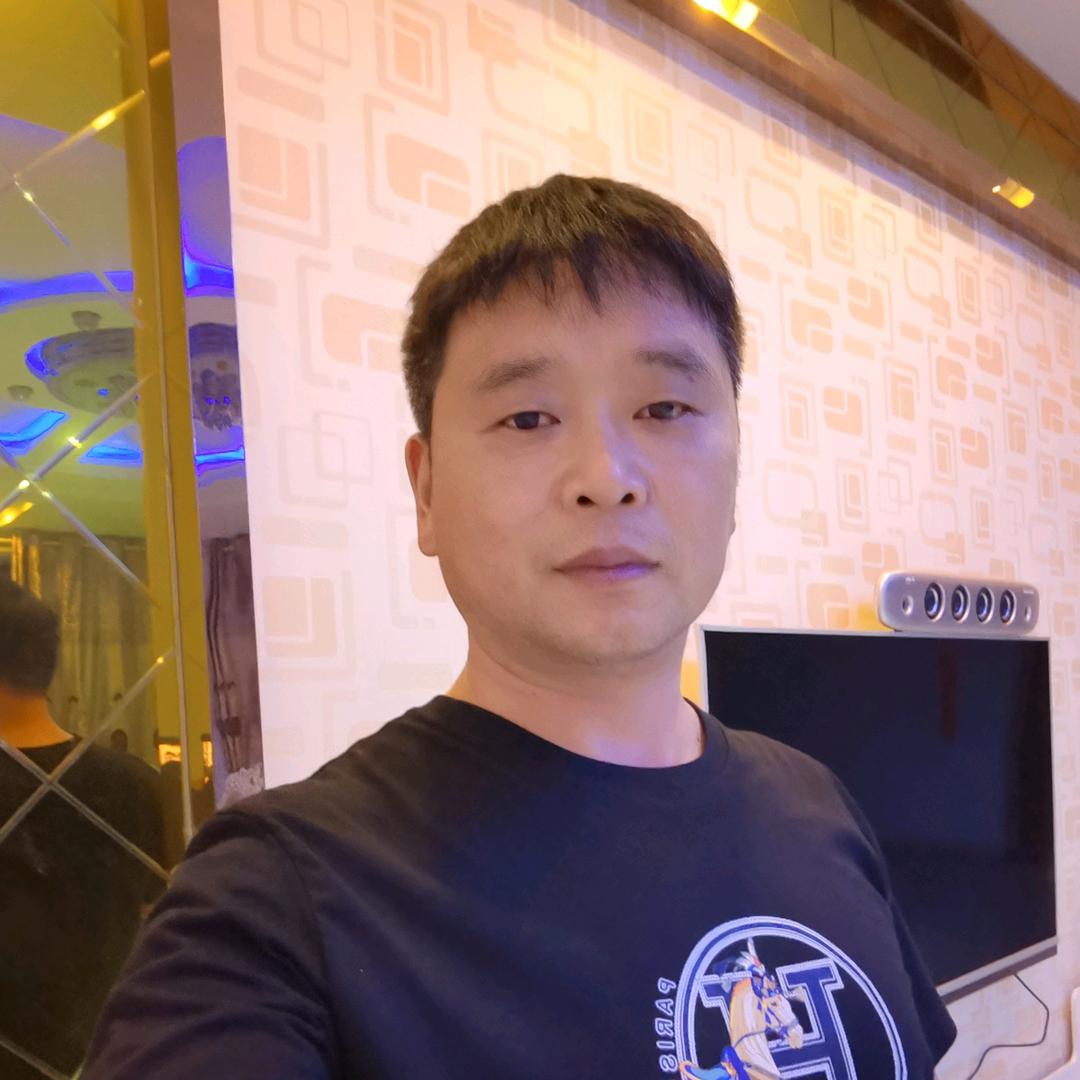 大直男。不爱讲话，爱唱歌。