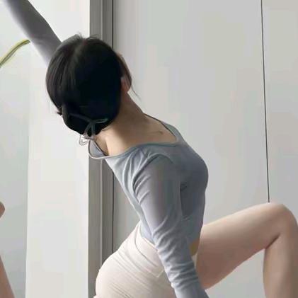 汪老师揉腹运动。