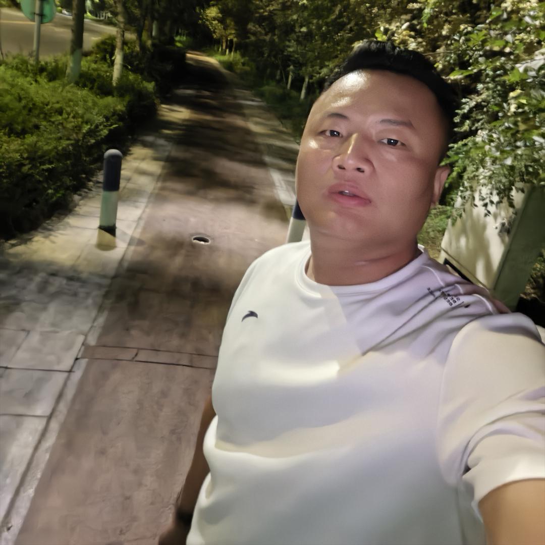 做装修的九零后大叔(吐鲁番)