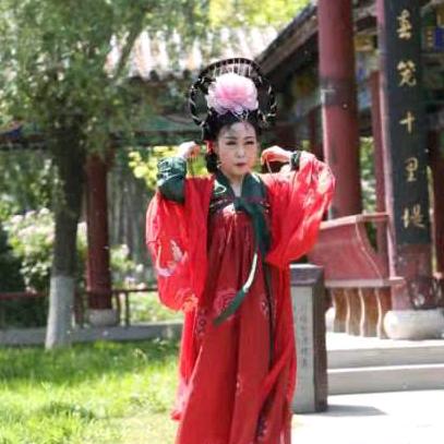 胡英
