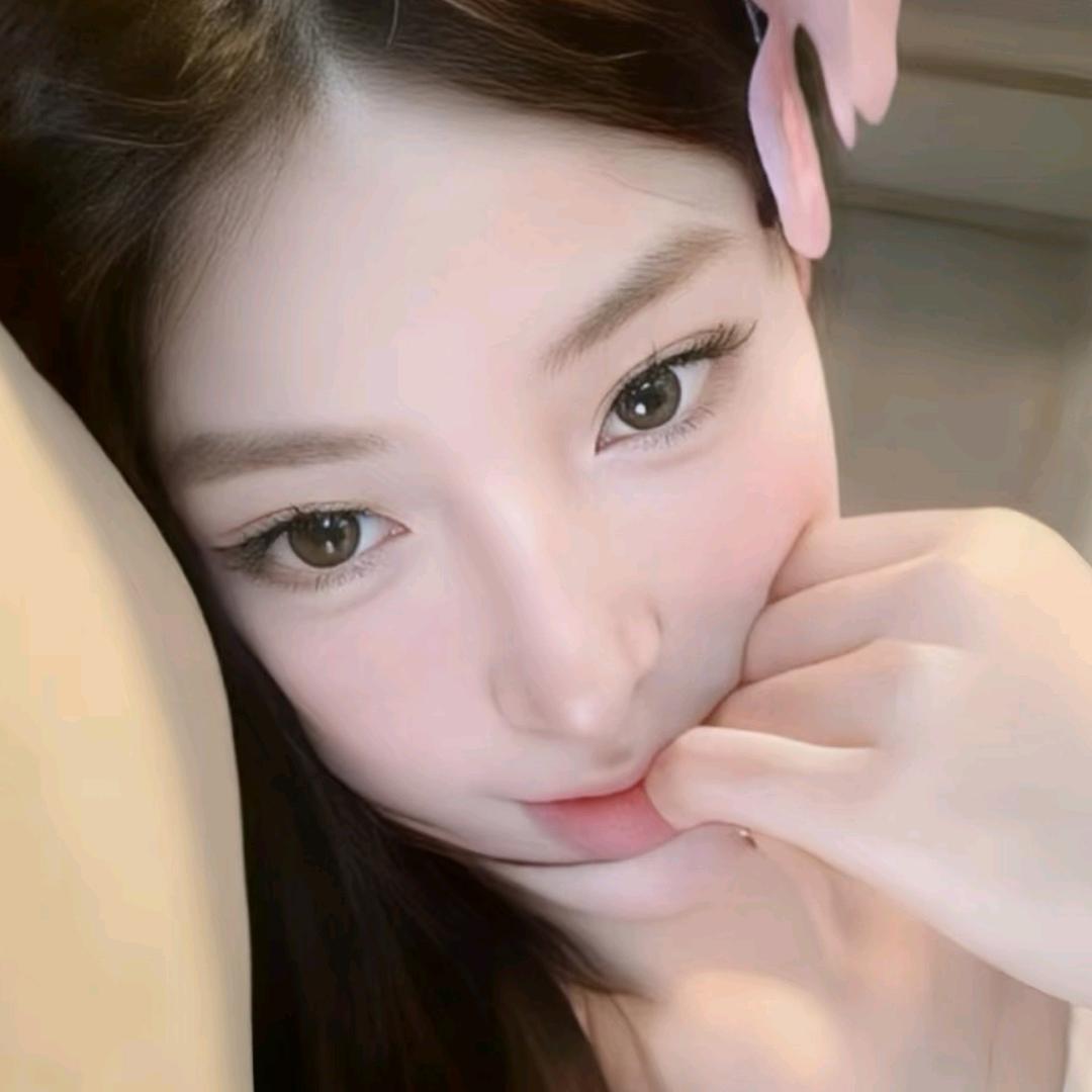 腼腆小美