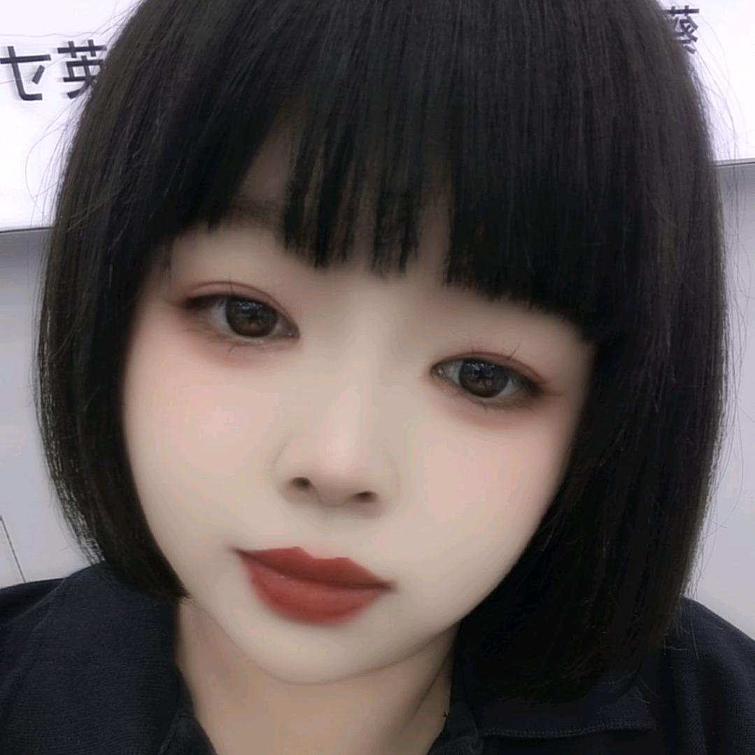 双眼皮的姑娘