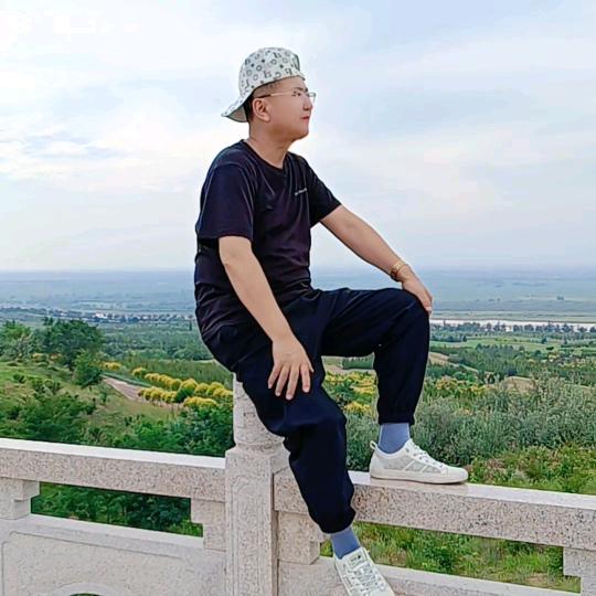 风含情水含笑