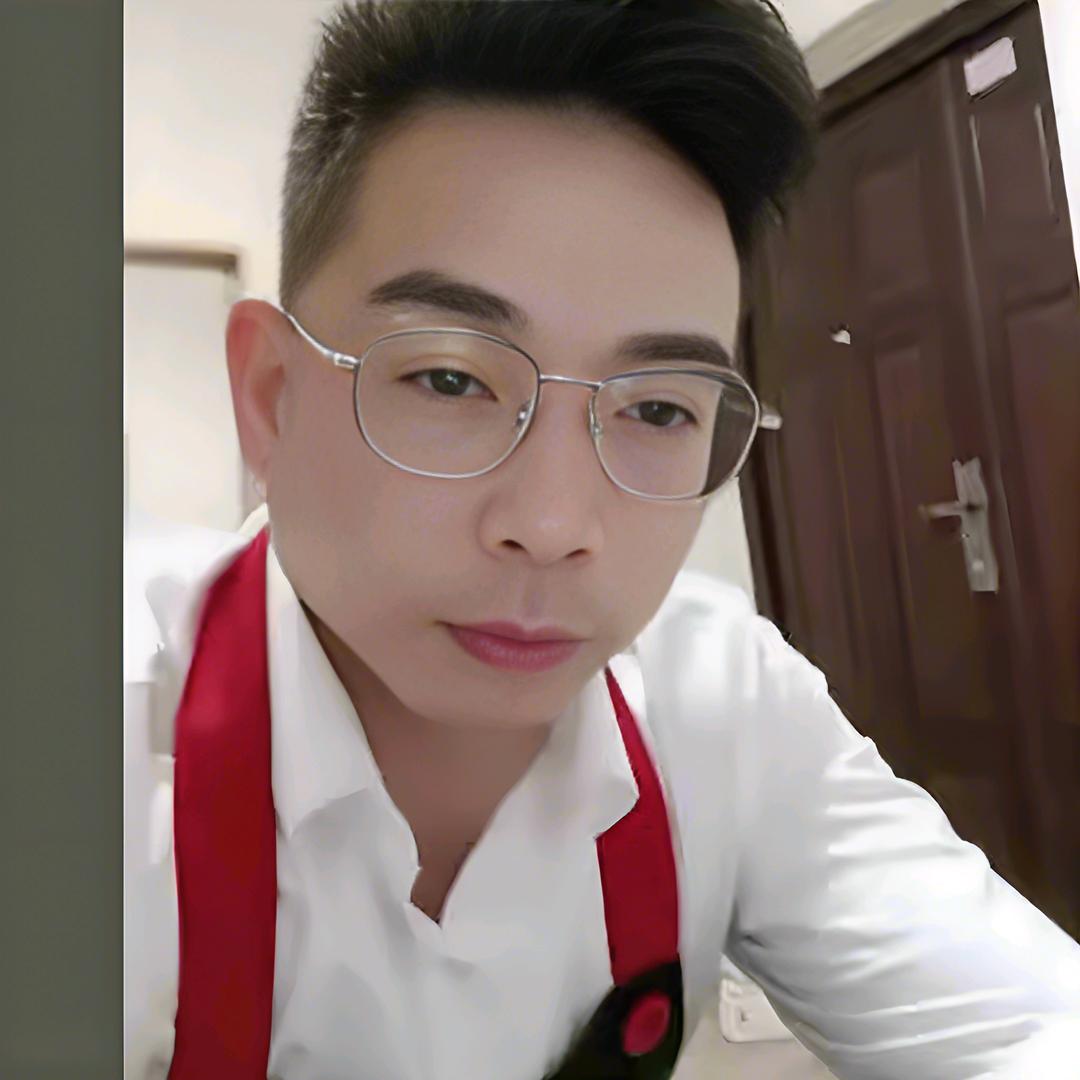 爱做饭的眼镜哥
