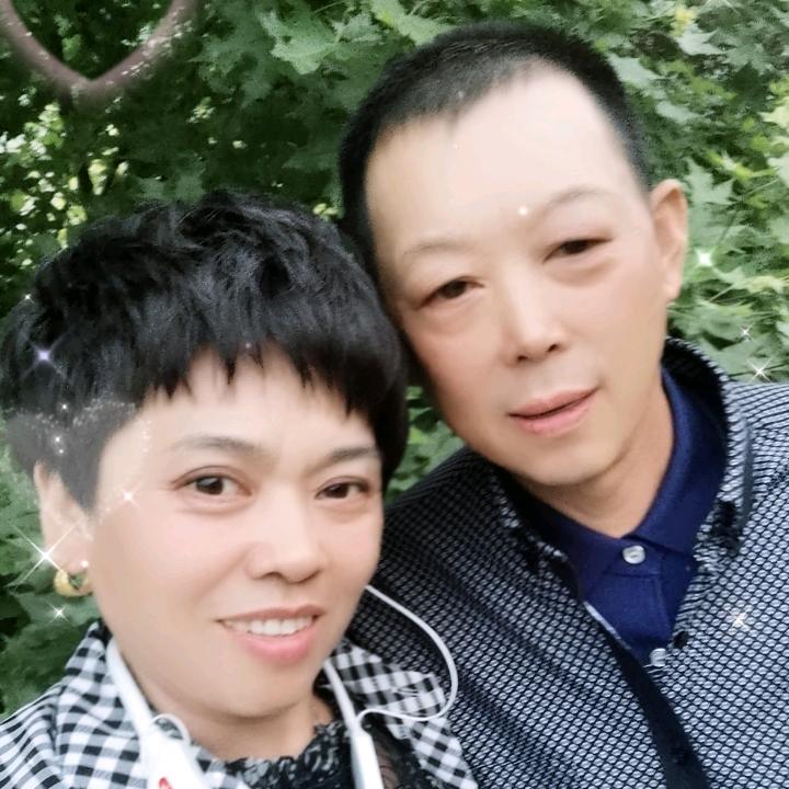 开开心心。