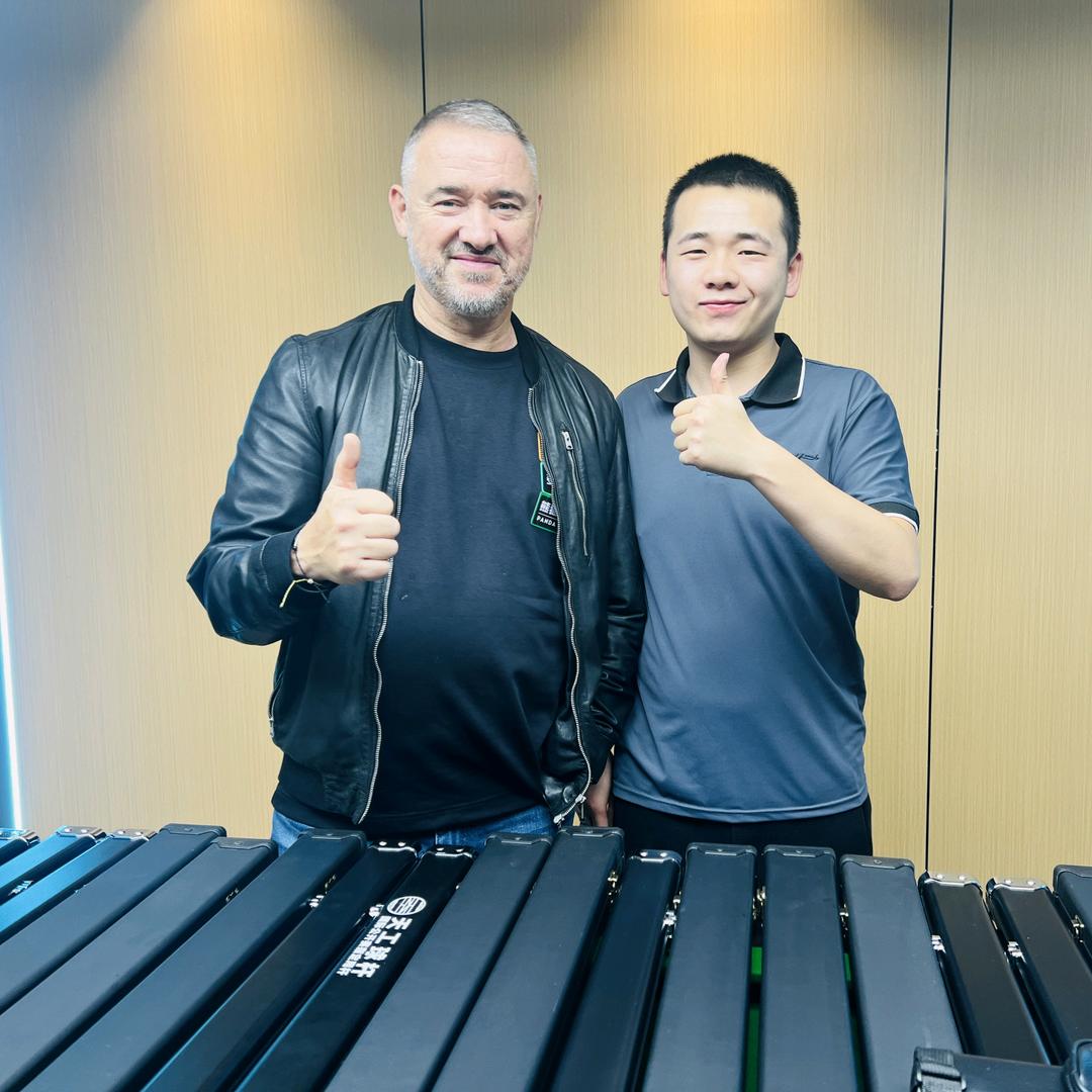 炸天台球培训基地