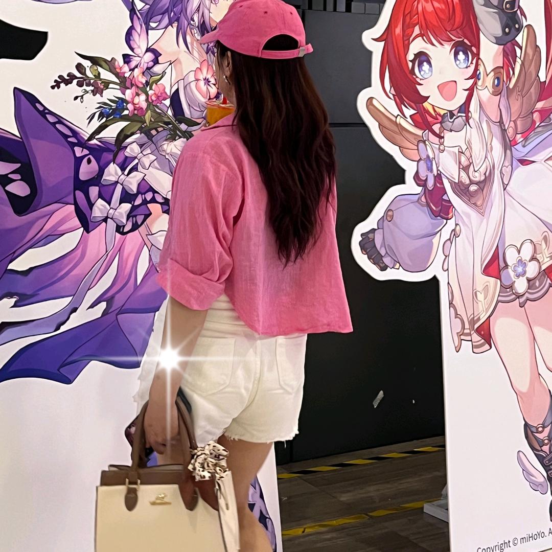 容容^