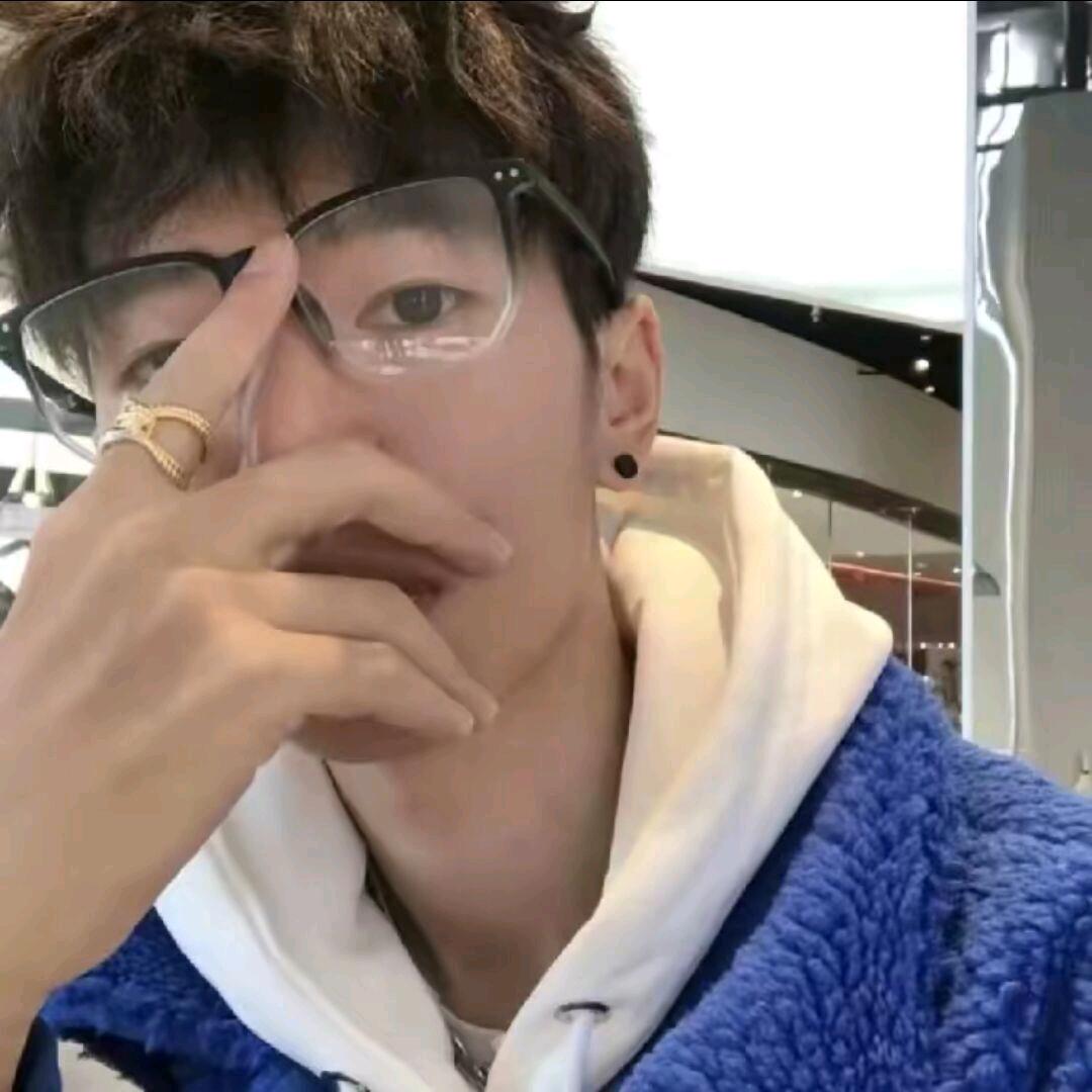 头上有犄角（学英语版）