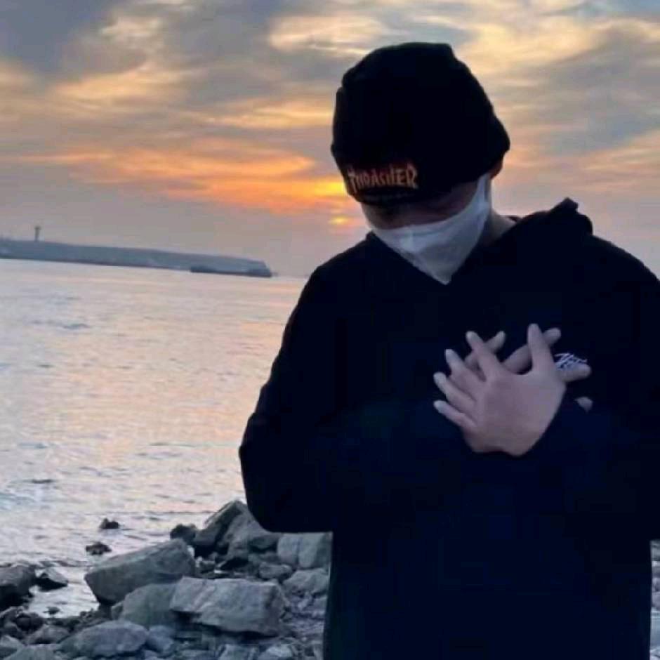 六号喜欢玩游戏