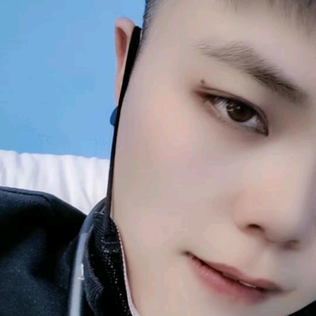 丶☁️   陌     陌