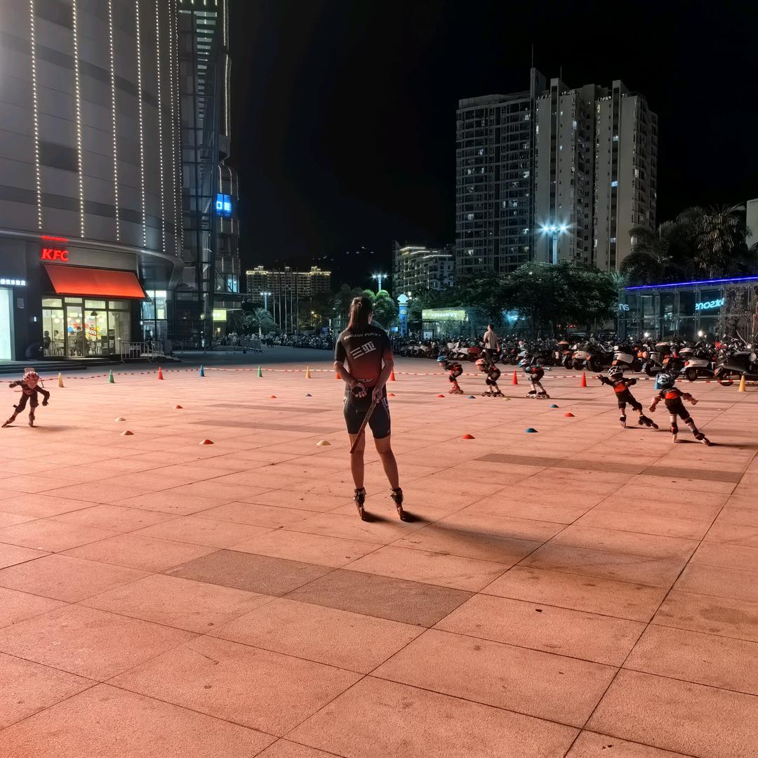 速度轮滑肖教练