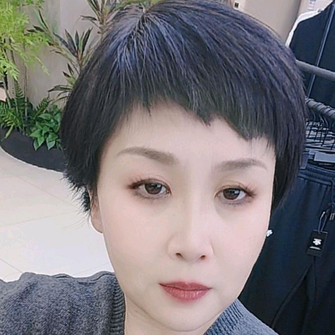 安新查理女装杨春荣