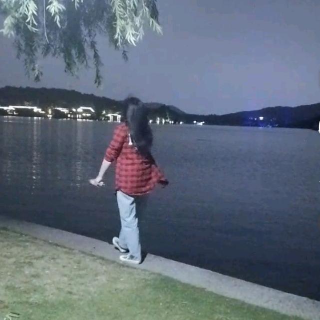 微笑不代表心情
