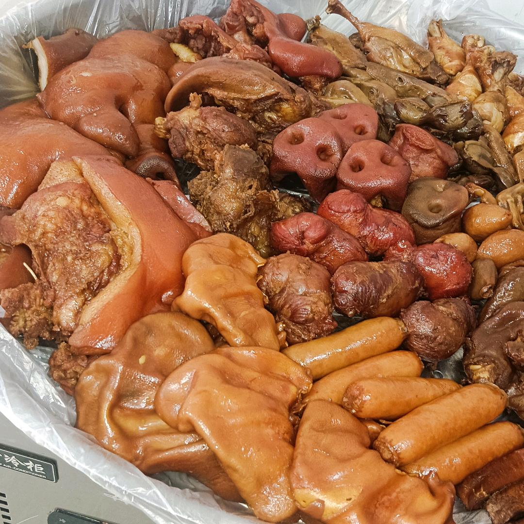 重庆伟哥，大锅卤菜，