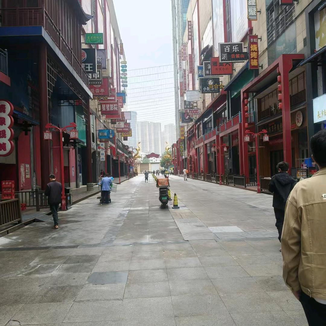 w芳芳抖音号1896946934