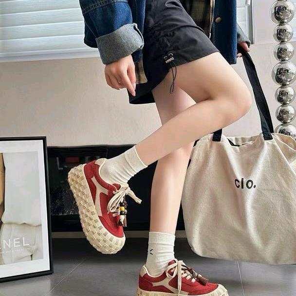 百货大楼艳利鞋店