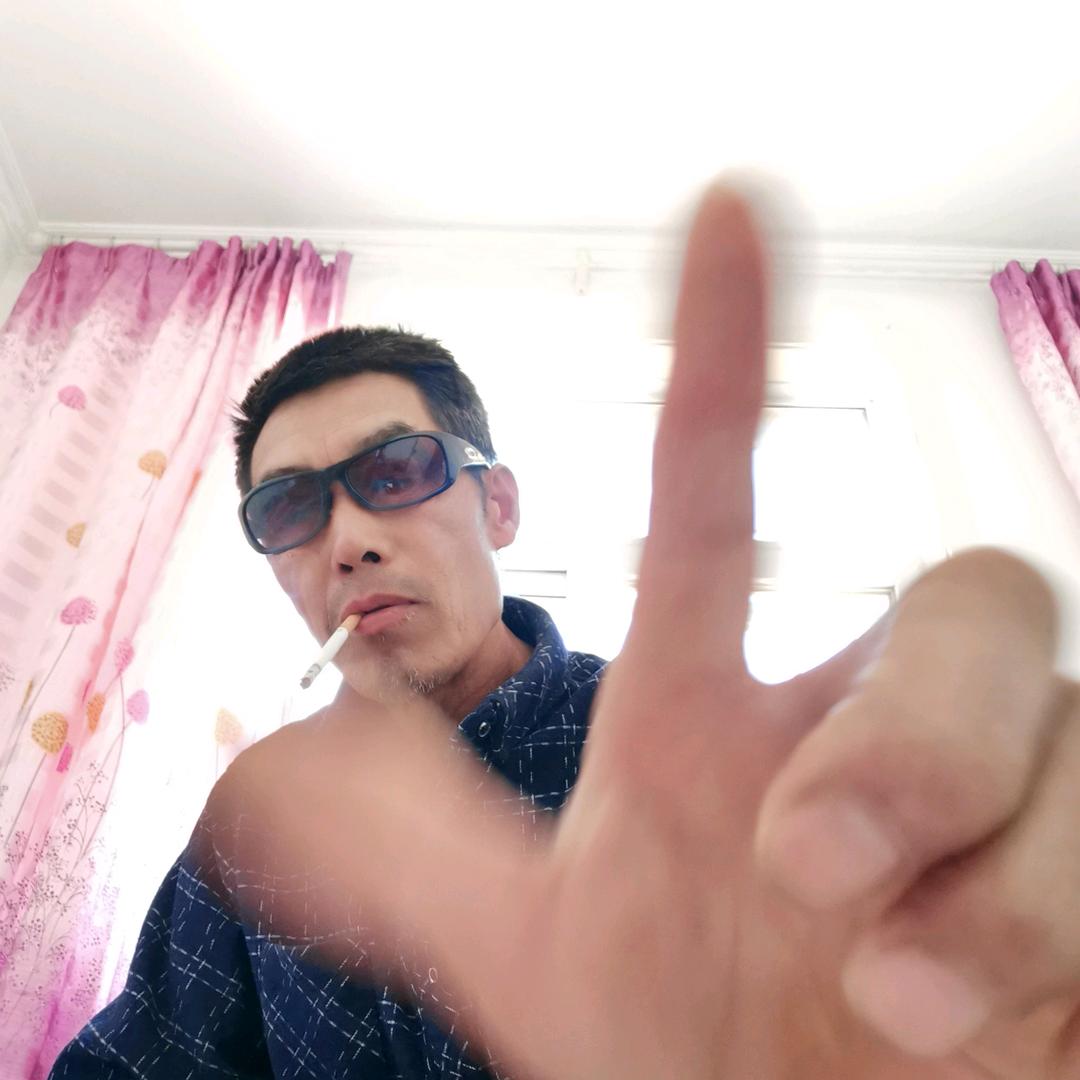 自由人三哥