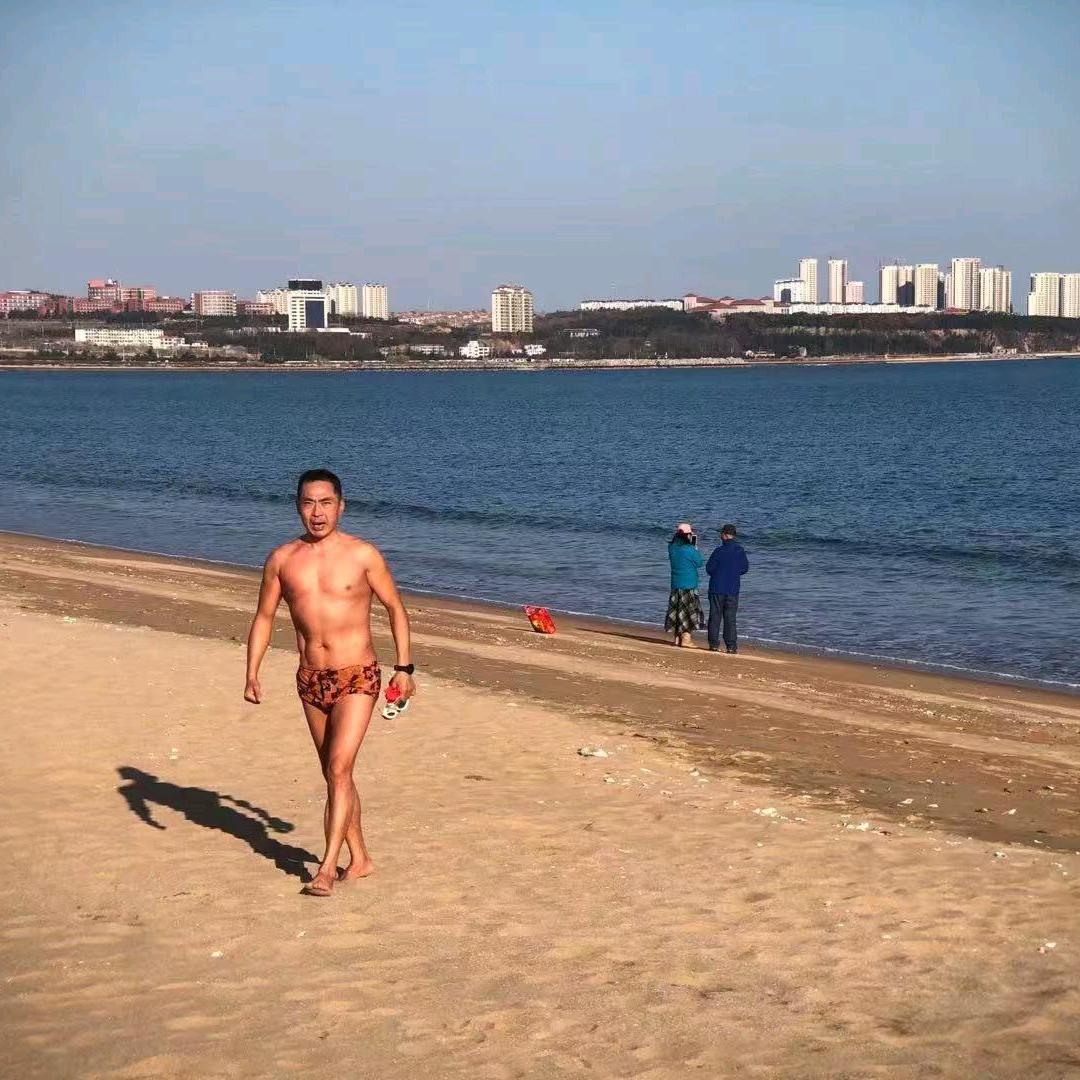 走闻朝