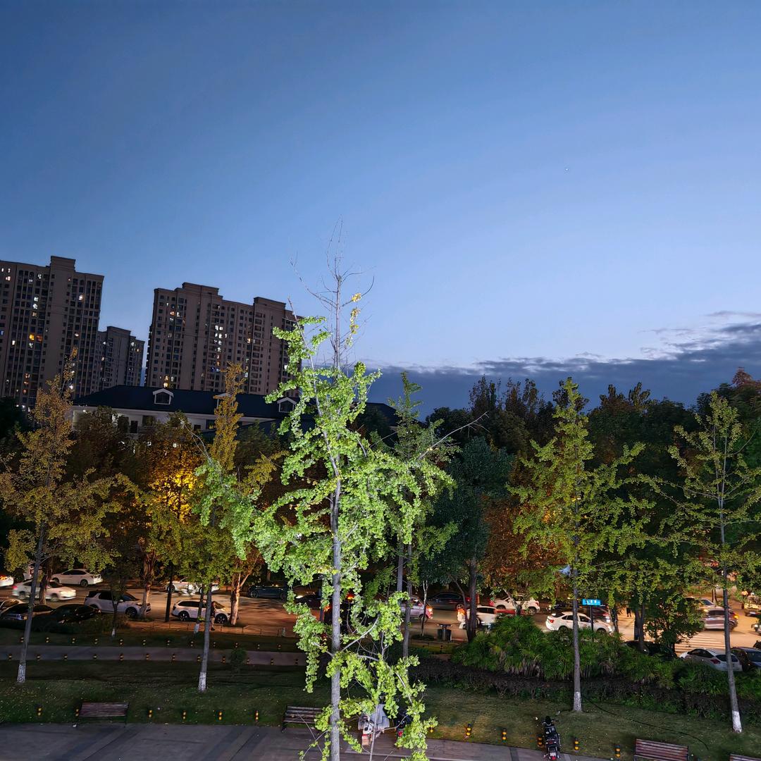 易佳美学（世茂店）