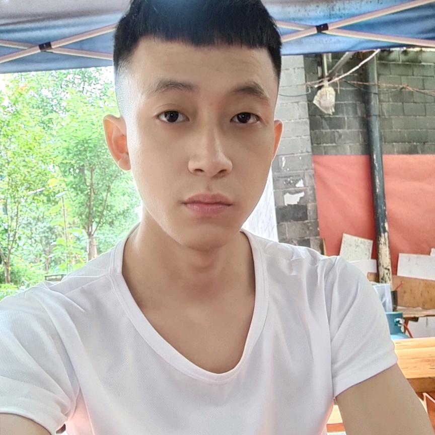 杨朋