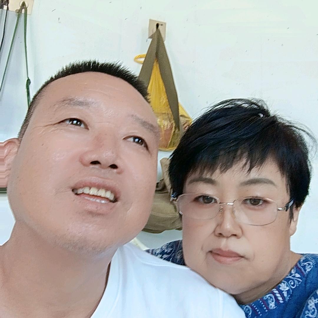 老魏夫妇 晚上8：30