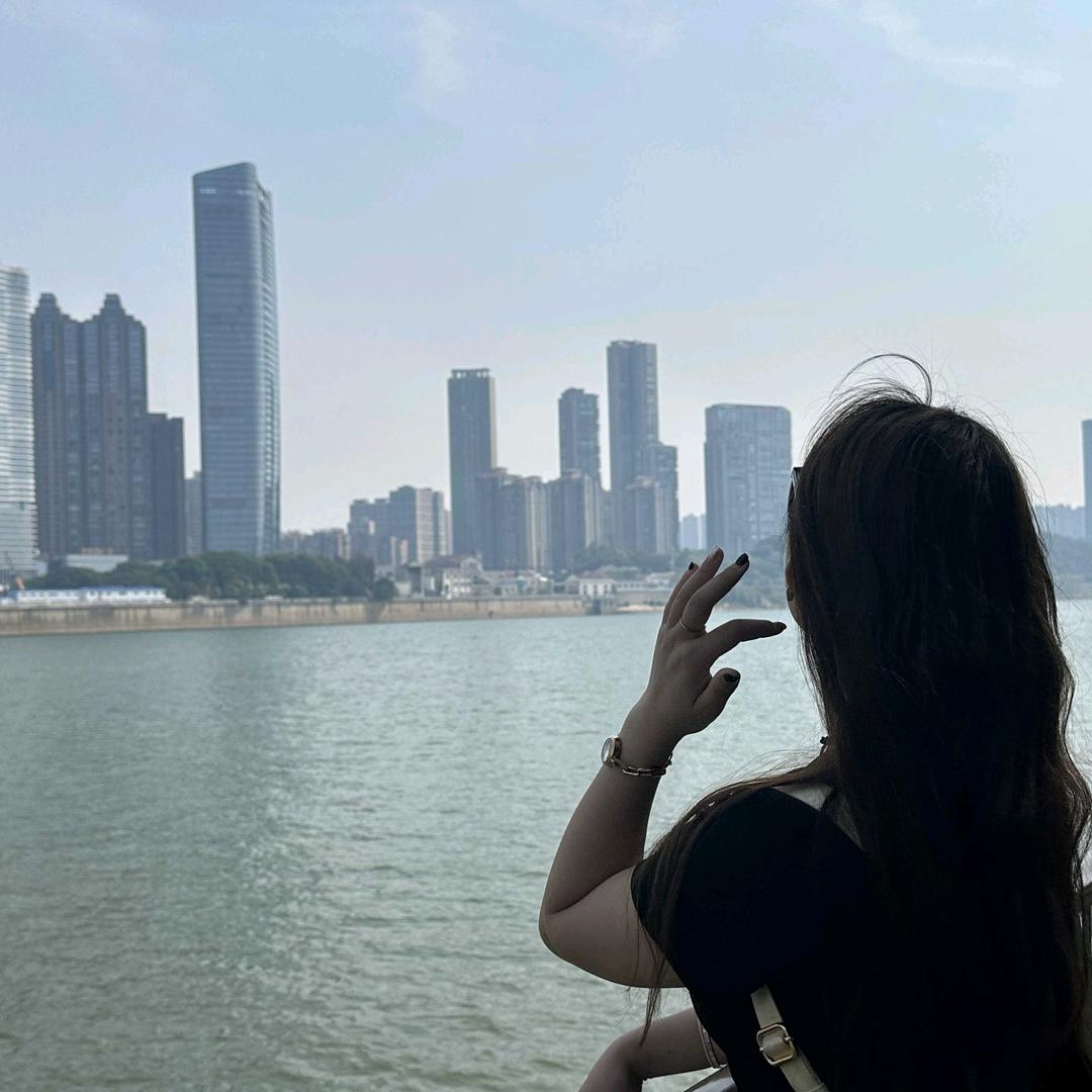 婷.