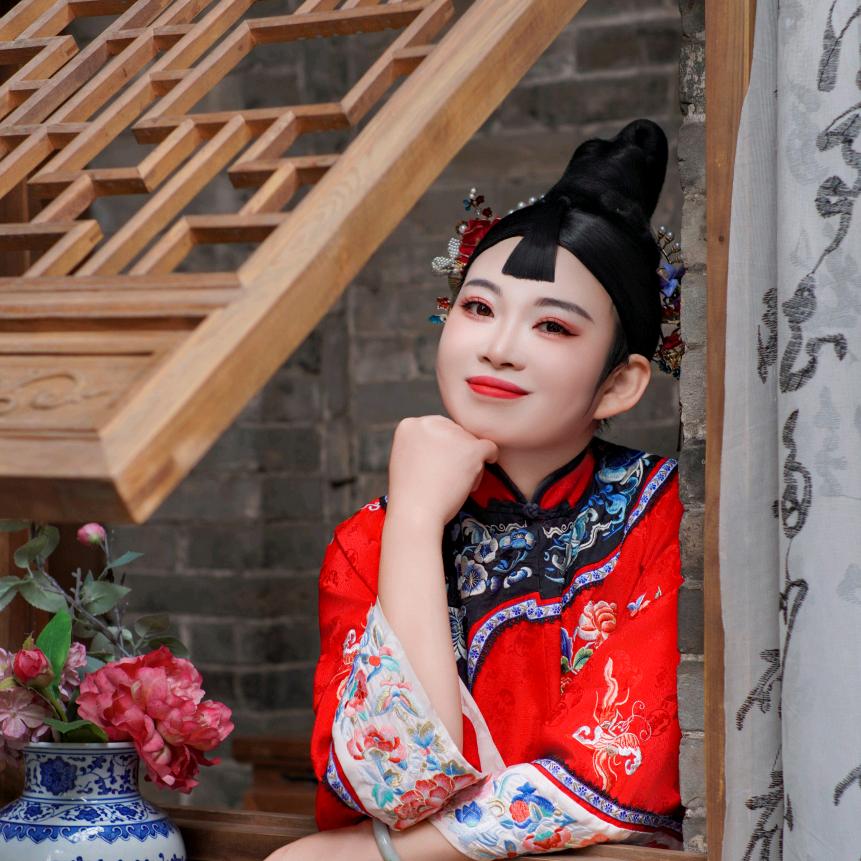 在名人嘉苑开便利店的小姐姐