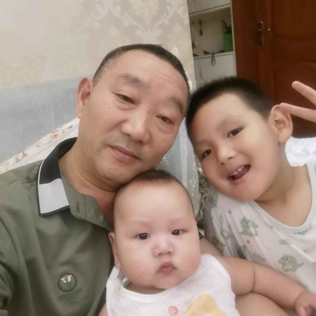 家有两个宝贝