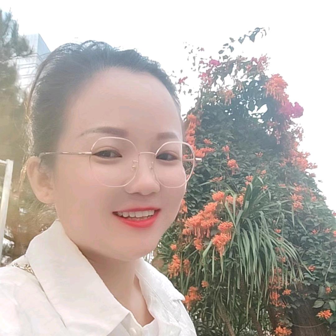晓荷爱吃红苹果🍎