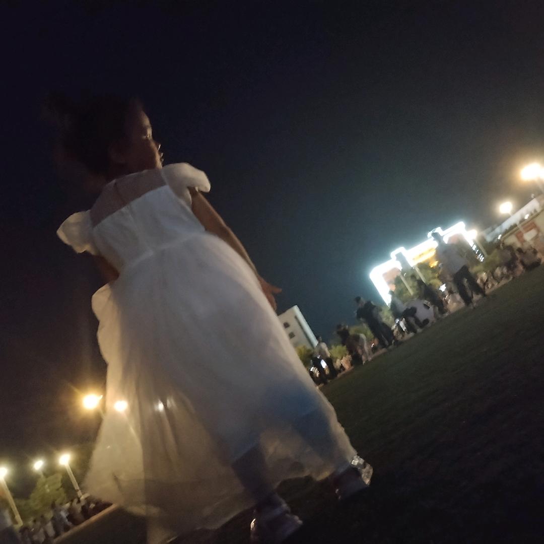 @思…思