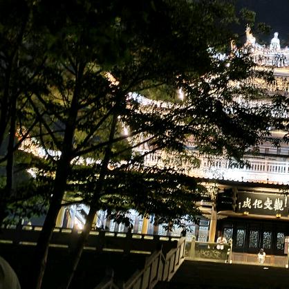 卖蜂蜜的小姐姐