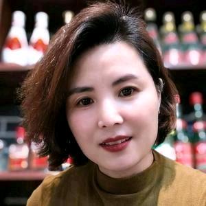 老牛家铜火锅老板娘