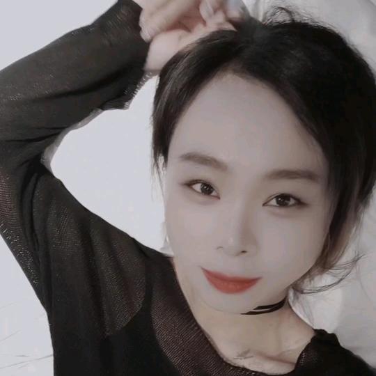 @刘小玥（💋💋💋）
