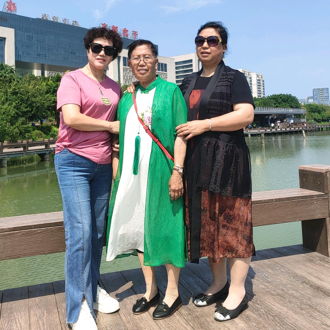何大姐