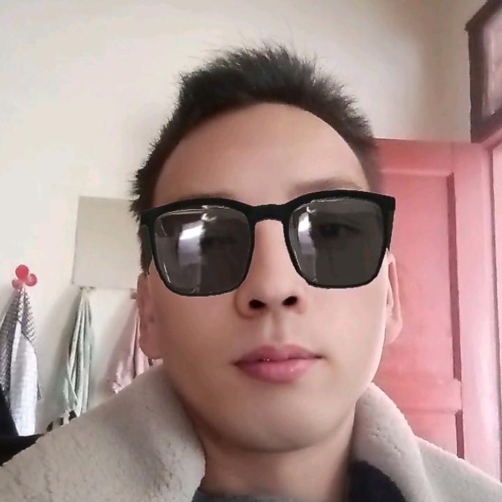 擦肩而过