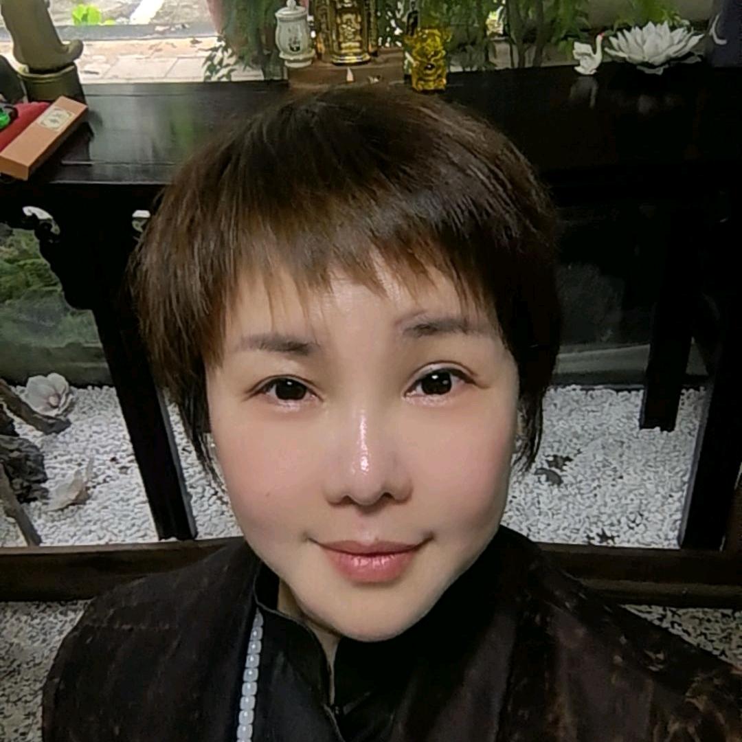 倪彩唐誉芳