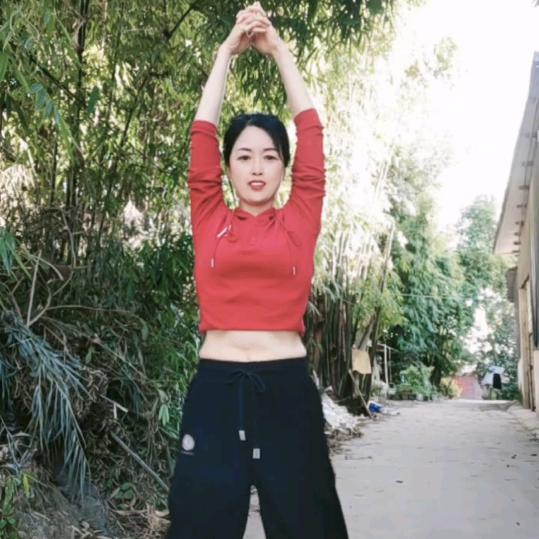 小彭姐《摆胯》