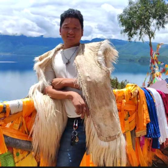 @🐺我是泸沽湖松哥🐮81808