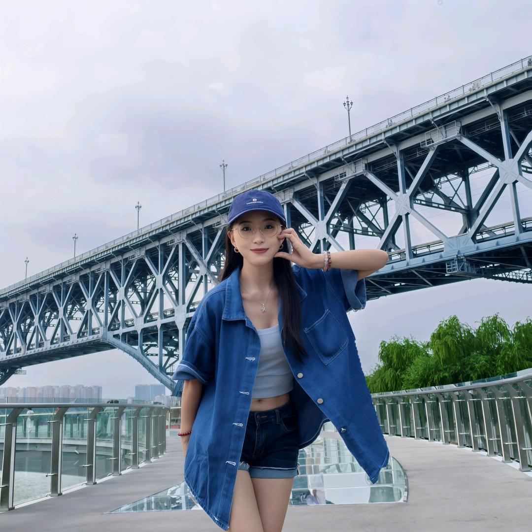 朝朝.