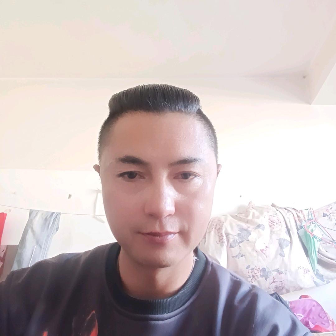 天在下雨我在想你。