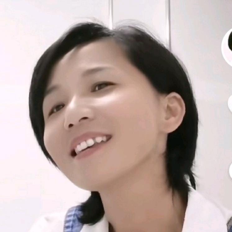 伊笑笑