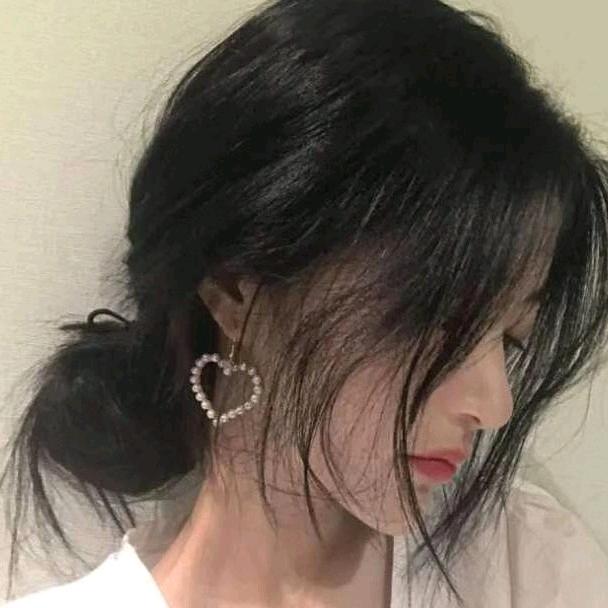 Lily 丽丽
