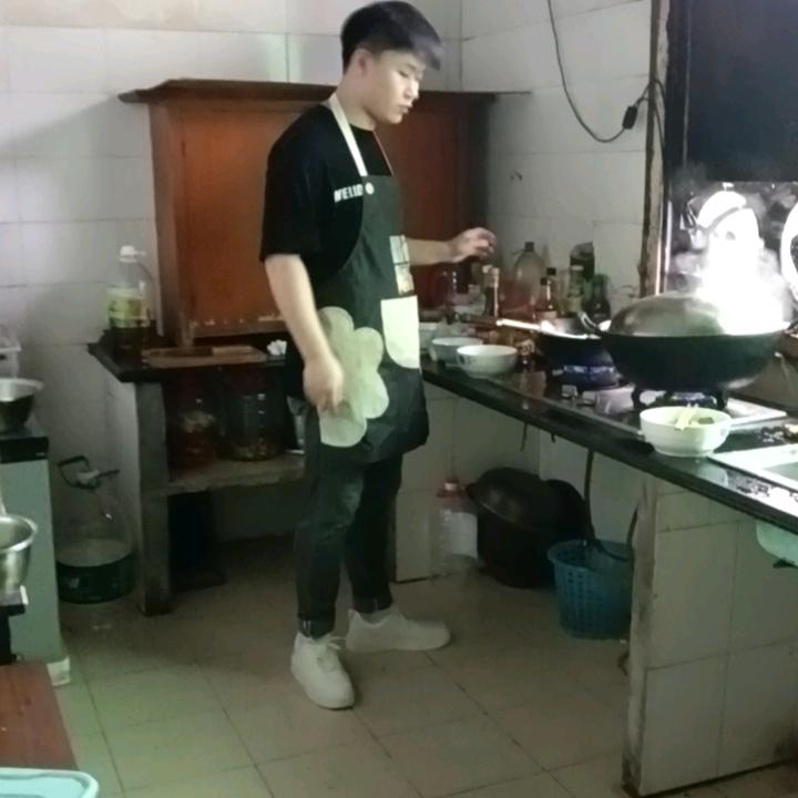 向前冲，努力就有收获。