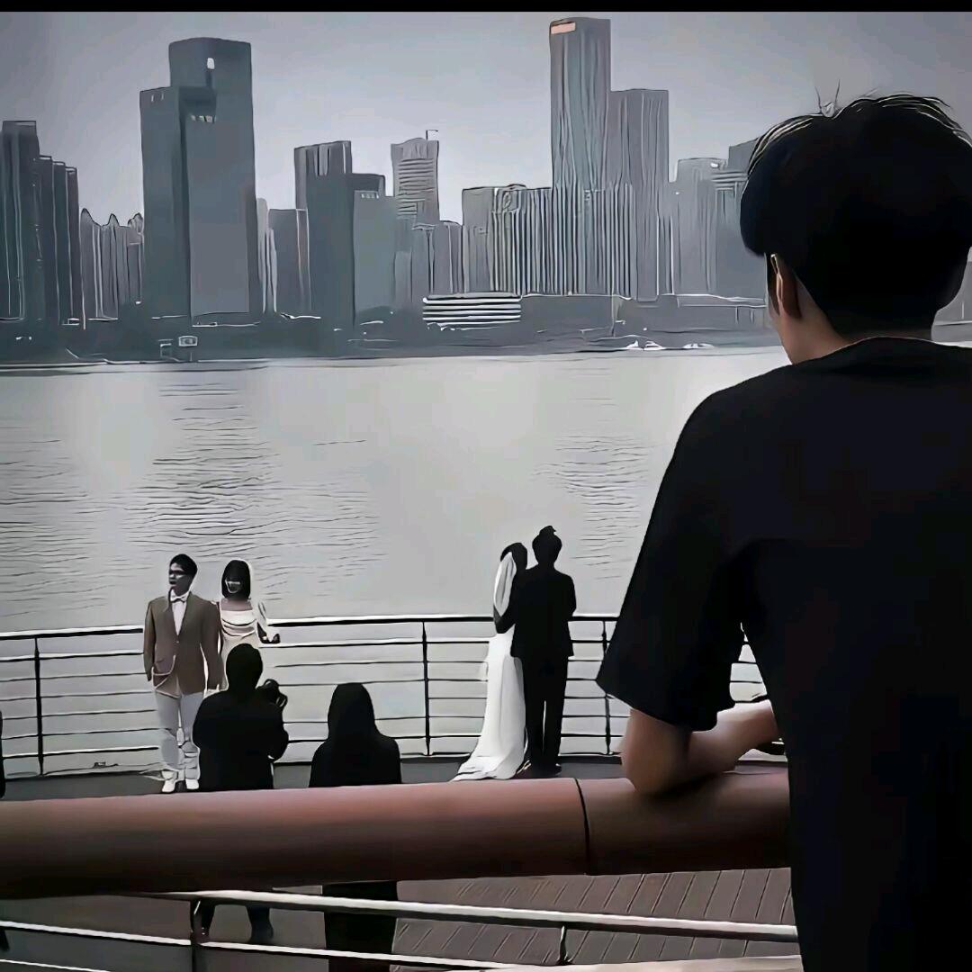 岫